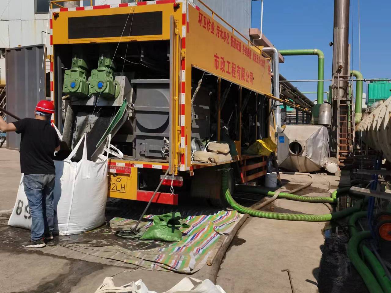 闵行淤泥压干处理